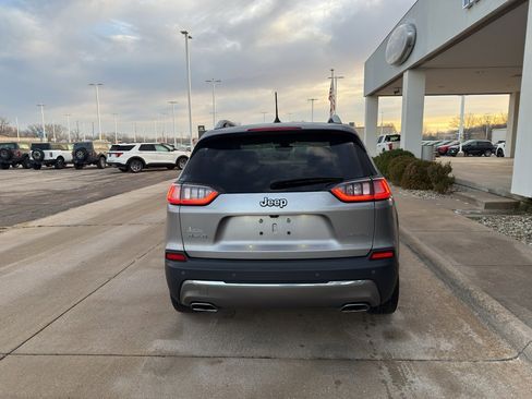 Used 2019 Jeep Cherokee Limited image 6