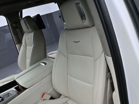 Certified 2024 Cadillac Escalade Sport Platinum w/ LPO, Floor Liner Package image 19