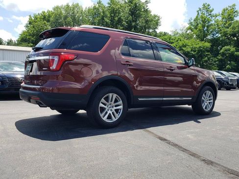 Used 2018 Ford Explorer XLT w/ Equipment Group 201A AWD/4WD image 5