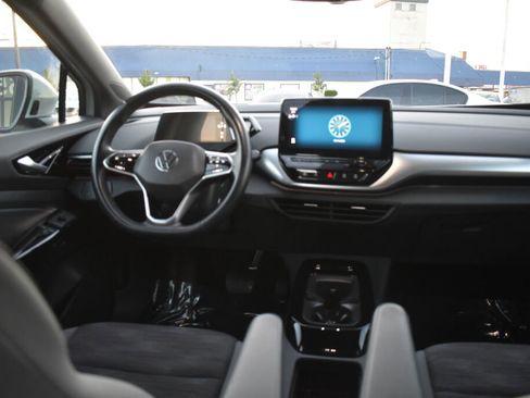 Used 2022 Volkswagen ID.4 Pro image 2
