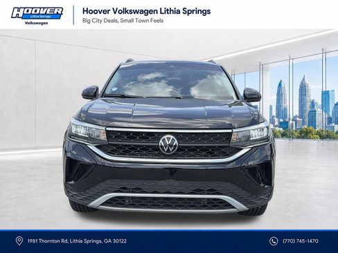 Used 2024 Volkswagen Taos SE w/ MDO Package FWD image 10