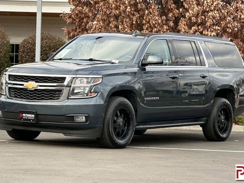 Used 2019 Chevrolet Suburban LT image 8
