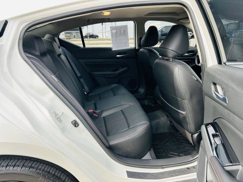 Used 2024 Nissan Altima 2.5 SR w/ SR Premium Package image 27