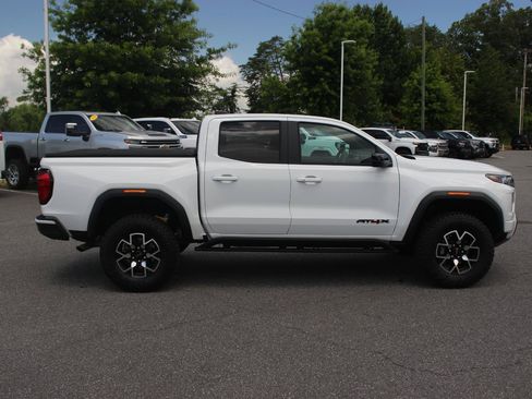 Used 2024 GMC Canyon AT4X AWD/4WD image 9