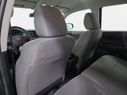 Used 2022 Toyota Tacoma SR w/ SR Convenience Package image 10
