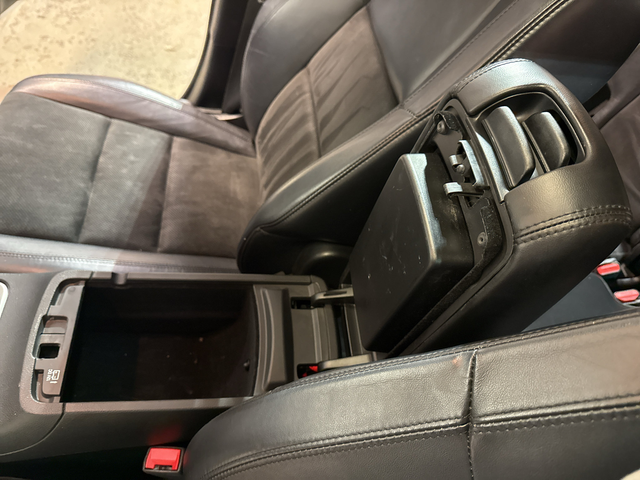Used 2019 Jeep Grand Cherokee Altitude AWD/4WD image 22