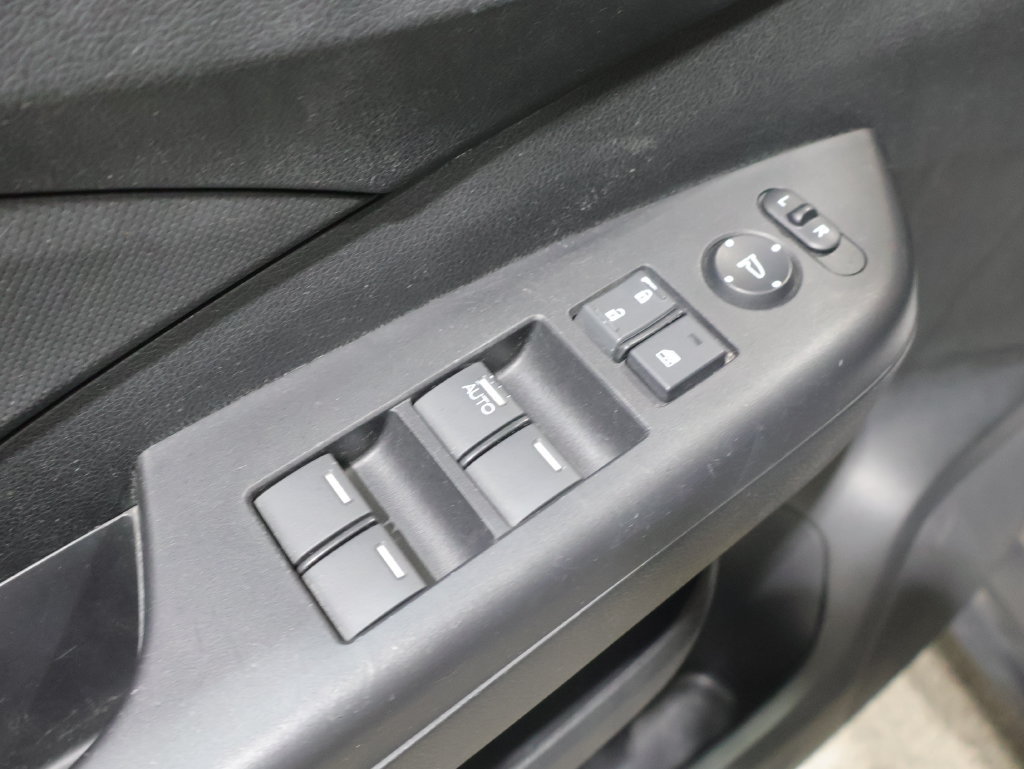 Used 2015 Honda CR-V LX image 13