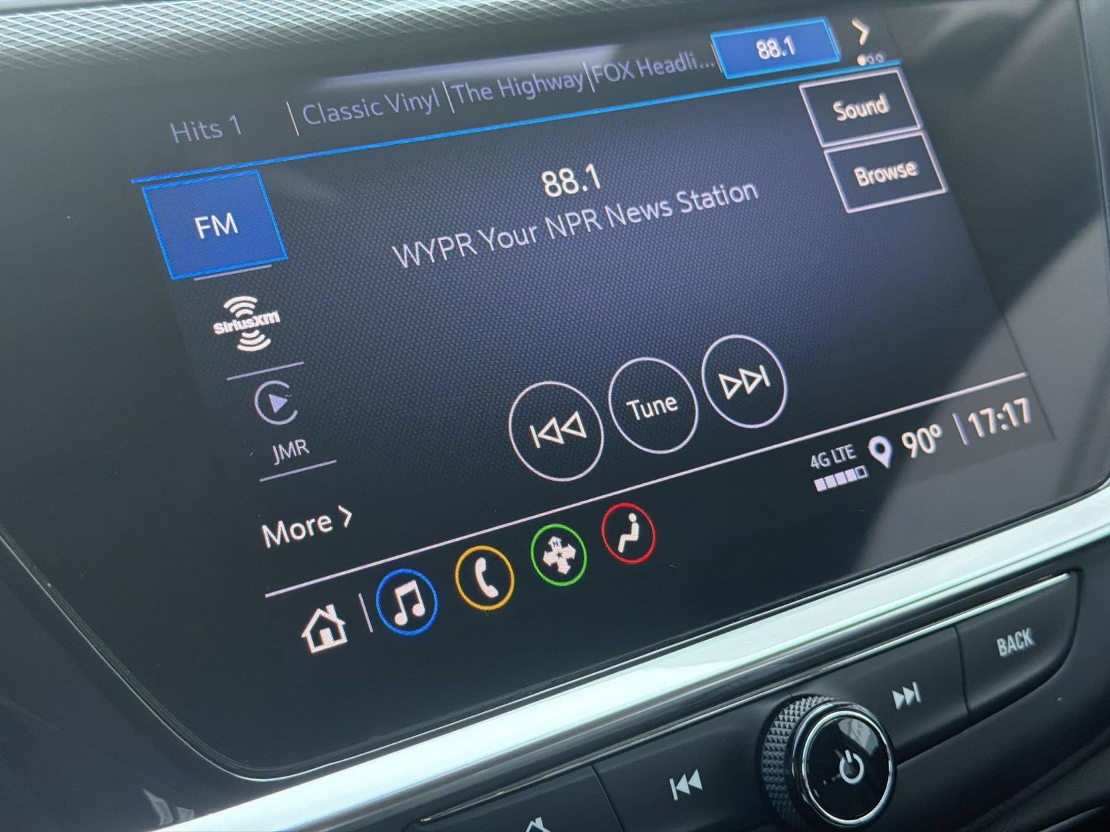 Used 2022 Buick Encore GX Select w/ Sport Touring Package AWD/4WD image 17