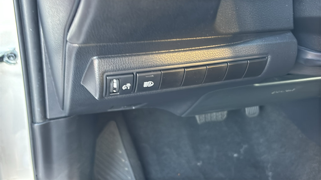 Used 2025 Toyota Corolla SE FWD image 13