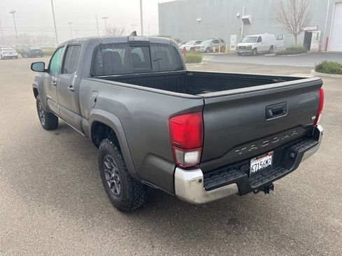 Used 2018 Toyota Tacoma SR5 image 7