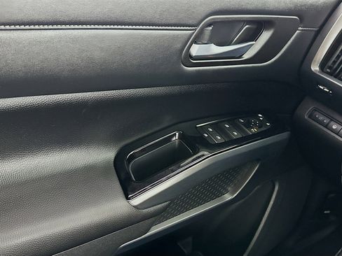 Used 2024 Nissan Pathfinder SL w/ SL Premium Package image 15