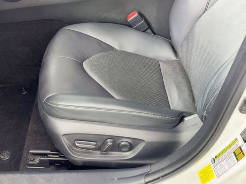 Used 2022 Toyota Camry XSE image 14