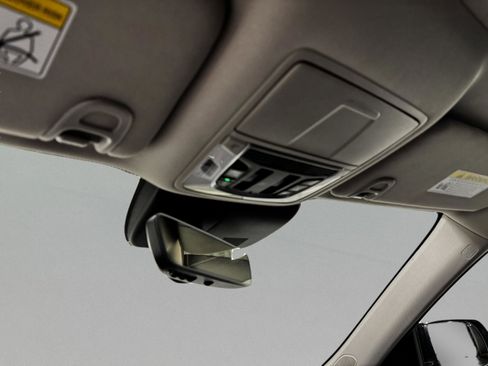 Used 2025 Acura RDX SH-AWD w/ Advance Package image 32