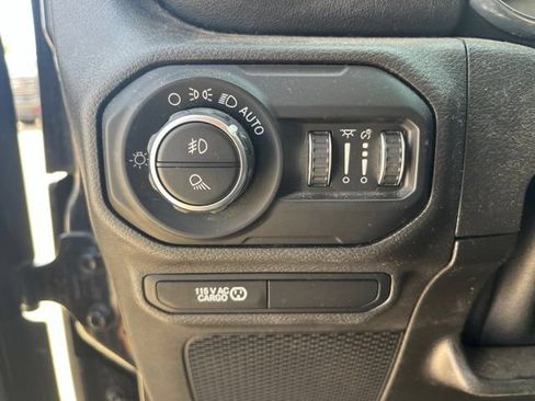 Used 2020 Jeep Gladiator Rubicon AWD/4WD image 6