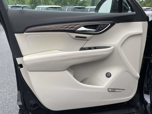 Used 2023 Buick Envision Avenir FWD image 5