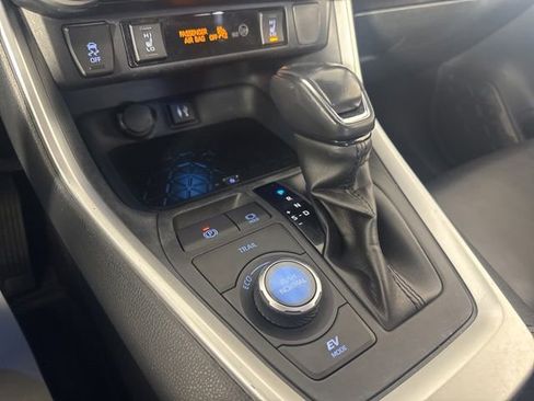Used 2019 Toyota RAV4 XSE AWD/4WD image 17