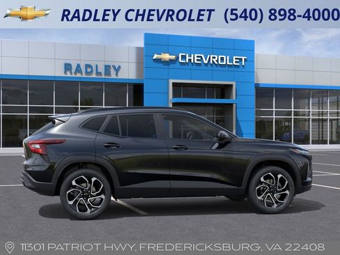 New 2026 Chevrolet Trax RS image 5