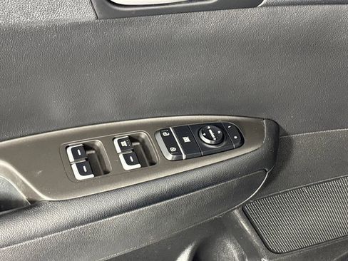 Used 2018 Kia Optima S image 11