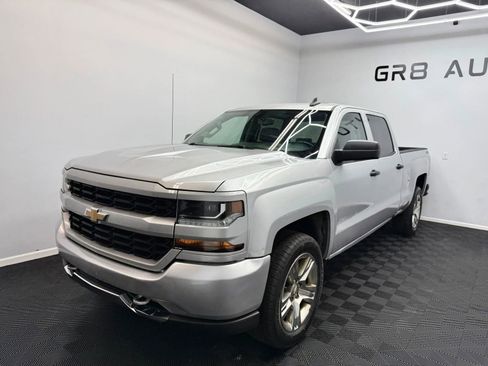 Used 2018 Chevrolet Silverado 1500 Custom w/ Custom Value Package image 3