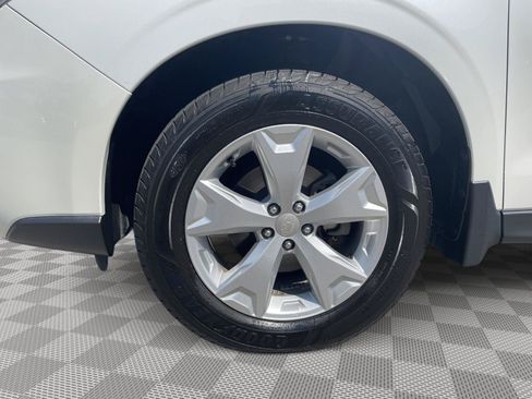 Used 2014 Subaru Forester 2.5i Touring w/ Popular Package #2 AWD/4WD image 8