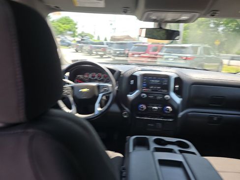 Used 2022 Chevrolet Silverado 1500 LT image 18