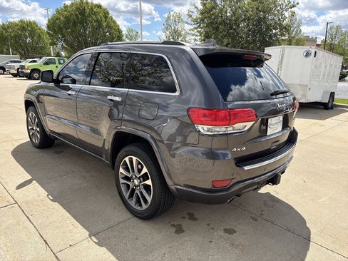 Used 2017 Jeep Grand Cherokee Overland AWD/4WD image 8