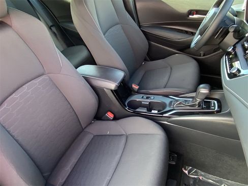 Certified 2025 Toyota Corolla SE image 13