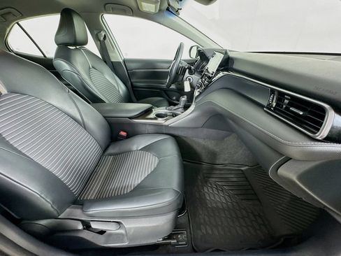Used 2021 Toyota Camry SE FWD image 32