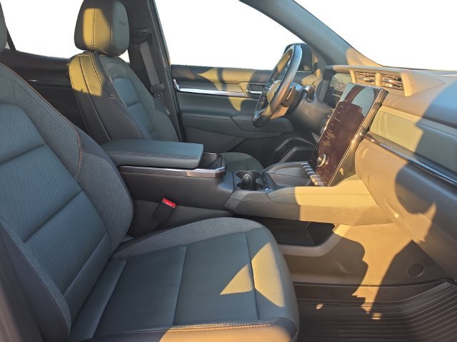 Used 2026 GMC Terrain AT4 w/ Convenience Package III AWD/4WD image 17