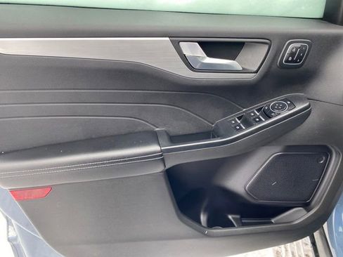 Used 2023 Ford Escape Platinum image 16