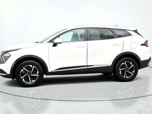 Used 2023 Kia Sportage LX AWD/4WD image 8