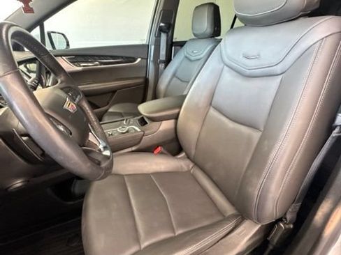 Used 2024 Cadillac XT6 Premium Luxury w/ Technology Package FWD image 23