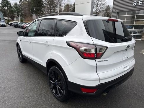 Used 2017 Ford Escape SE w/ SE Sport Appearance Package image 7