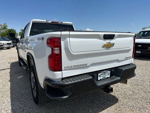 Used 2023 Chevrolet Silverado 2500 Custom w/ Custom Value Package AWD/4WD image 8