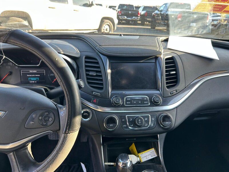 Used 2018 Chevrolet Impala LT FWD image 22