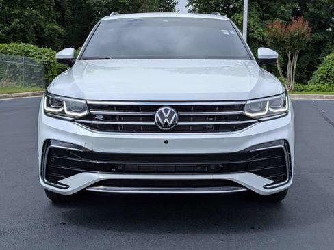 Used 2024 Volkswagen Tiguan SEL R-Line AWD/4WD image 10