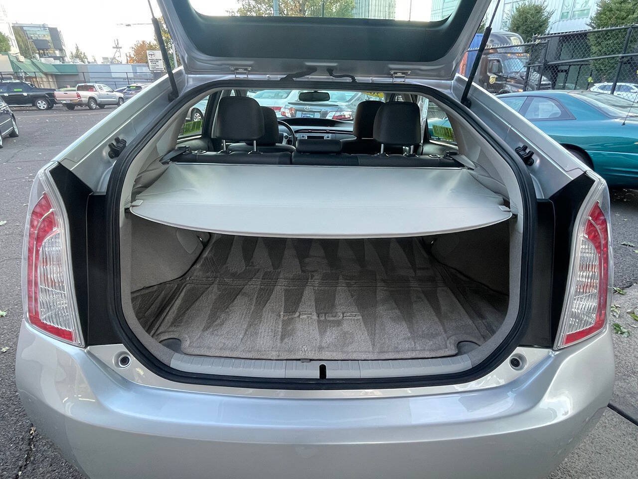 Used 2012 Toyota Prius Four w/ Deluxe Solar Roof Pkg FWD image 7