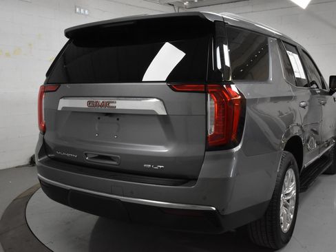 Used 2021 GMC Yukon SLT w/ SLT Luxury Plus Package RWD image 3