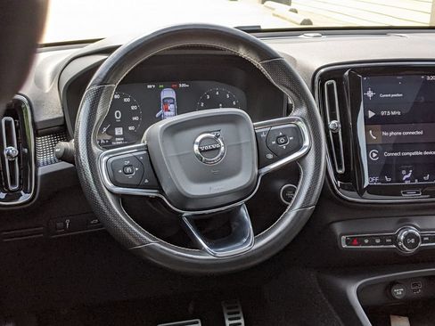 Used 2021 Volvo XC40 T5 R-Design w/ Protection Package AWD/4WD image 14