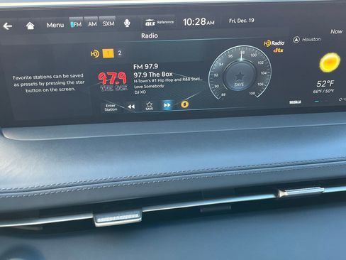 Used 2023 Genesis GV70 2.5T w/ Sport Prestige Package image 27