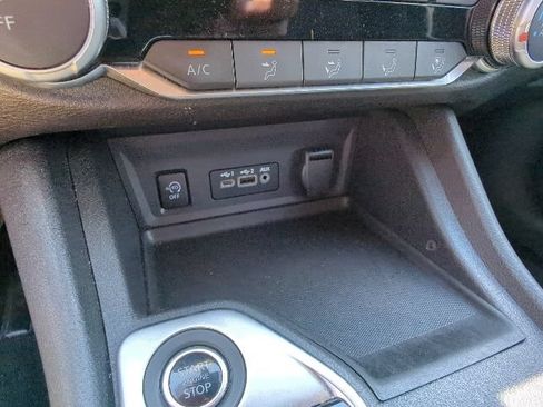 Used 2024 Nissan Sentra SV FWD image 17