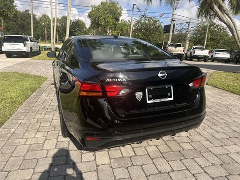 Used 2025 Nissan Altima 2.5 SV FWD image 34