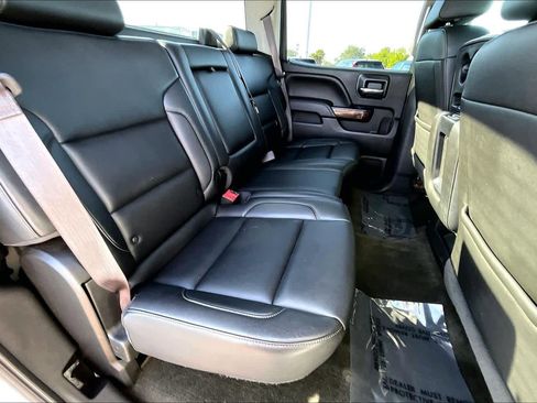 Used 2017 GMC Sierra 1500 SLT w/ SLT Preferred Package AWD/4WD image 19