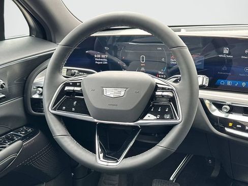 Used 2025 Cadillac Lyriq Luxury image 4