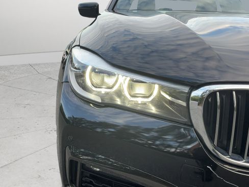 Used 2018 BMW 740i RWD image 30