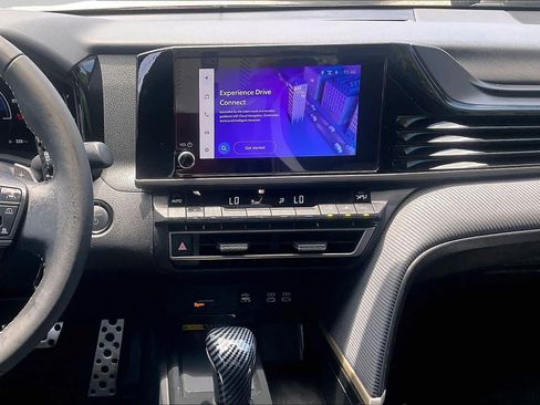 Used 2025 Toyota Camry SE w/ Convenience Package FWD image 7