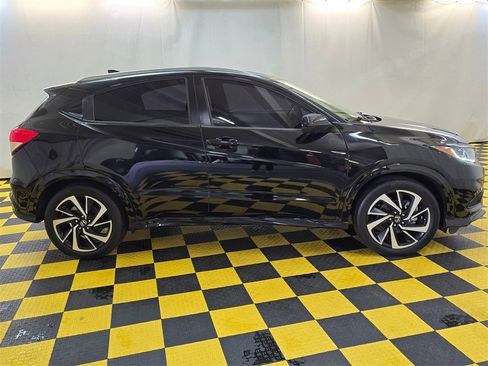 Used 2019 Honda HR-V Sport image 2
