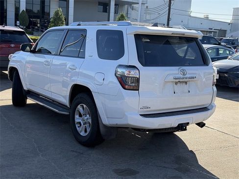Used 2017 Toyota 4Runner SR5 Premium image 7