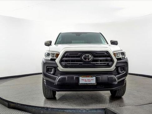 Used 2019 Toyota Tacoma SR image 12