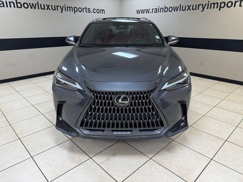 Used 2024 Lexus NX 250 FWD image 2